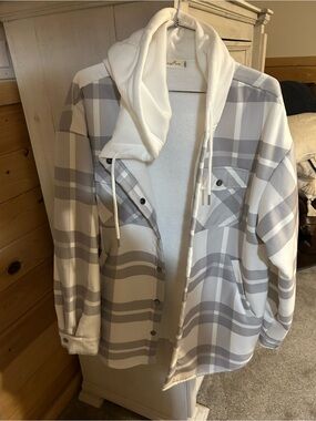 Women's Gray Plaid Hooded Shacket Jacket
